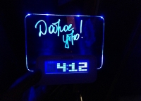 Светодиодные часы с доской для записей LED clock with Message Board превью фото 6